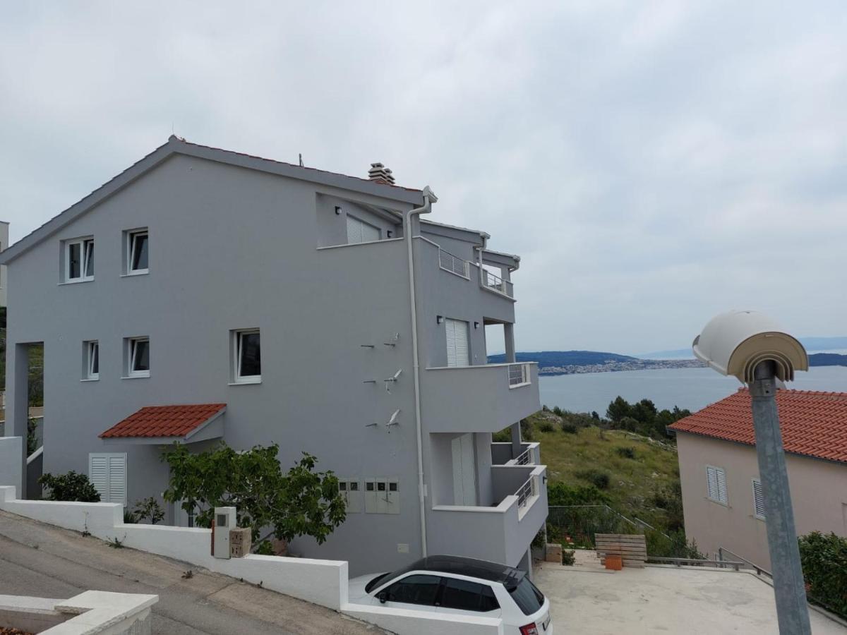 Apartments Vini Donji Seget Exteriér fotografie