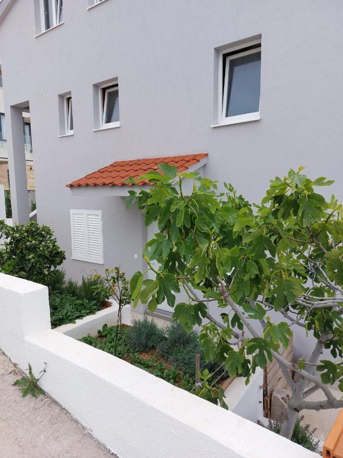 Apartments Vini Donji Seget Exteriér fotografie