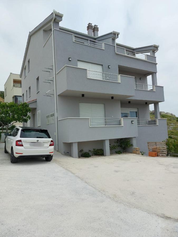 Apartments Vini Donji Seget Exteriér fotografie