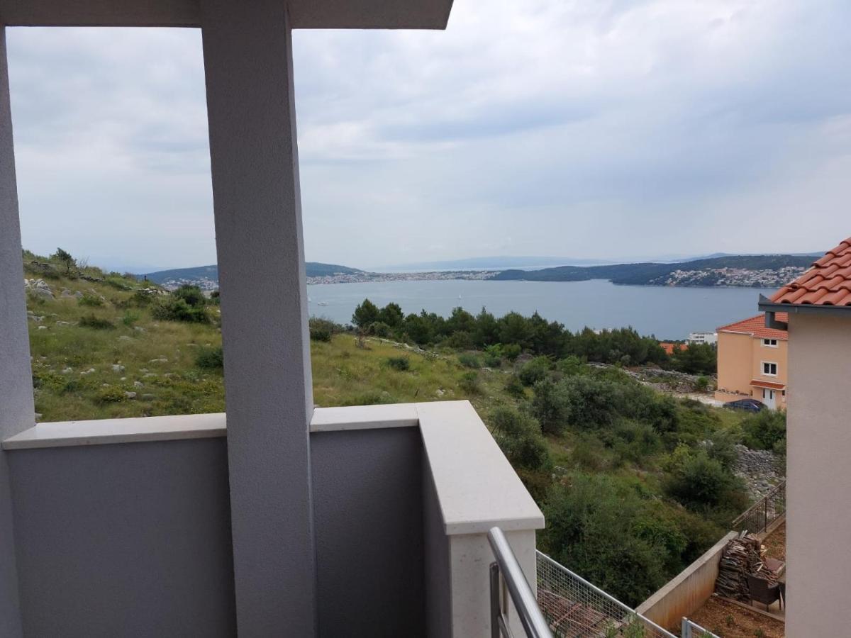 Apartments Vini Donji Seget Exteriér fotografie