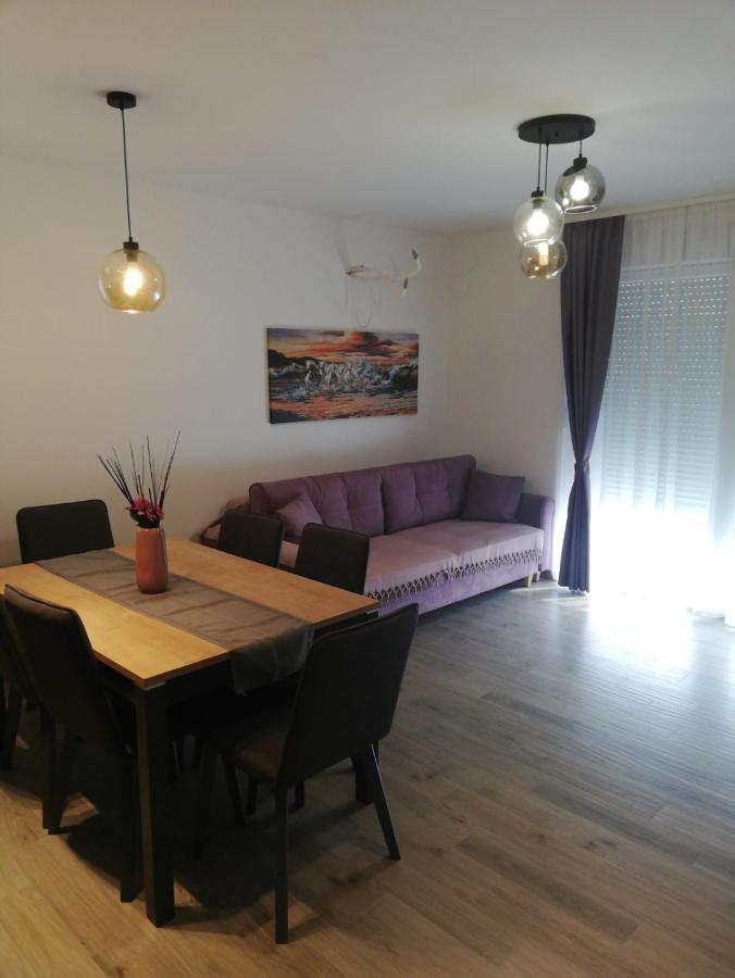 Apartments Vini Donji Seget Exteriér fotografie