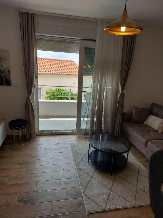 Apartments Vini Donji Seget Exteriér fotografie
