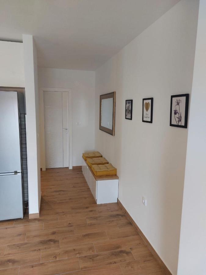 Apartments Vini Donji Seget Exteriér fotografie