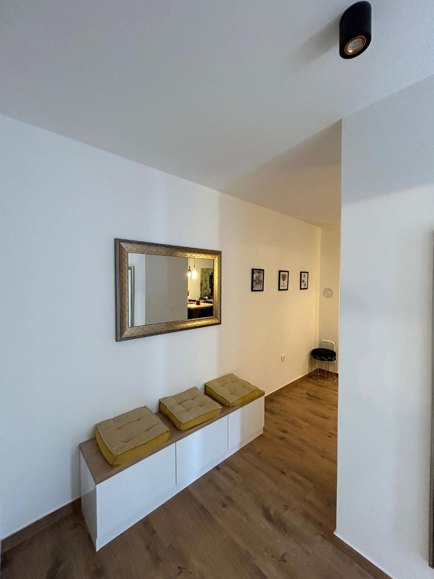 Apartments Vini Donji Seget Exteriér fotografie