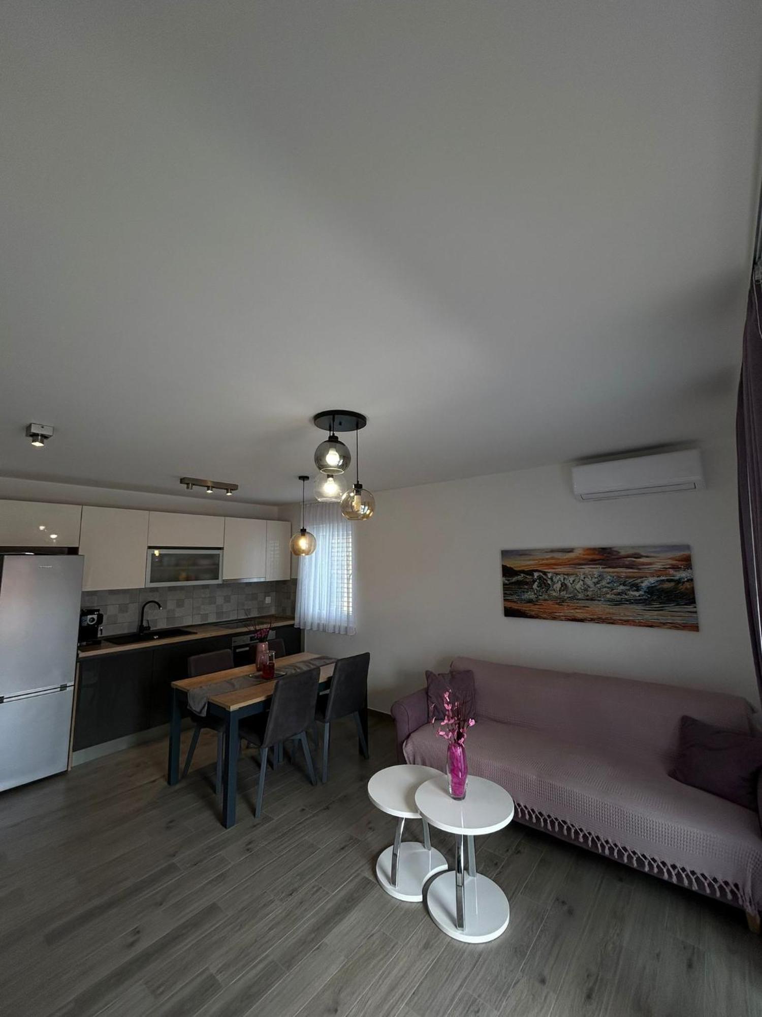 Apartments Vini Donji Seget Exteriér fotografie