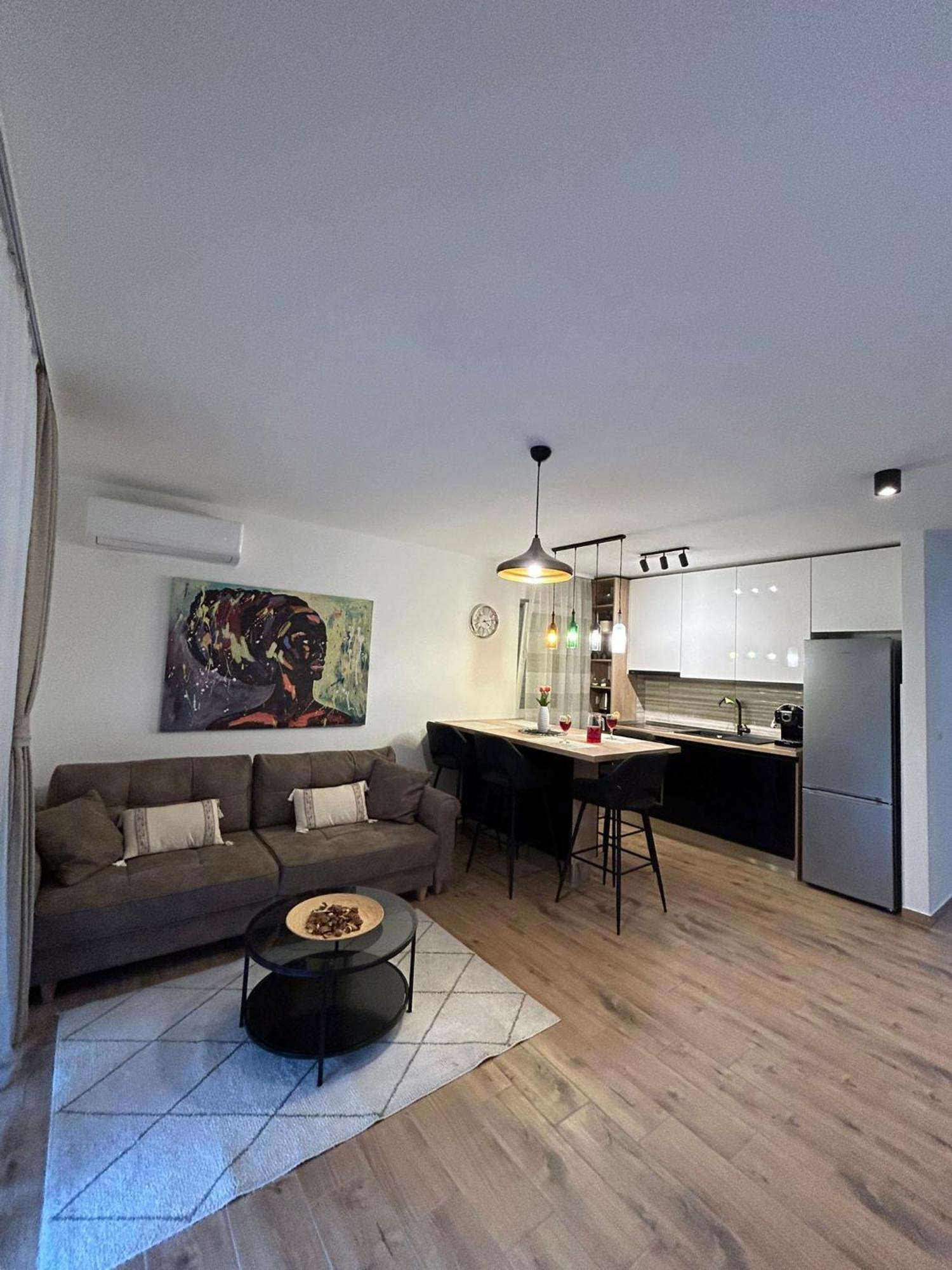 Apartments Vini Donji Seget Exteriér fotografie