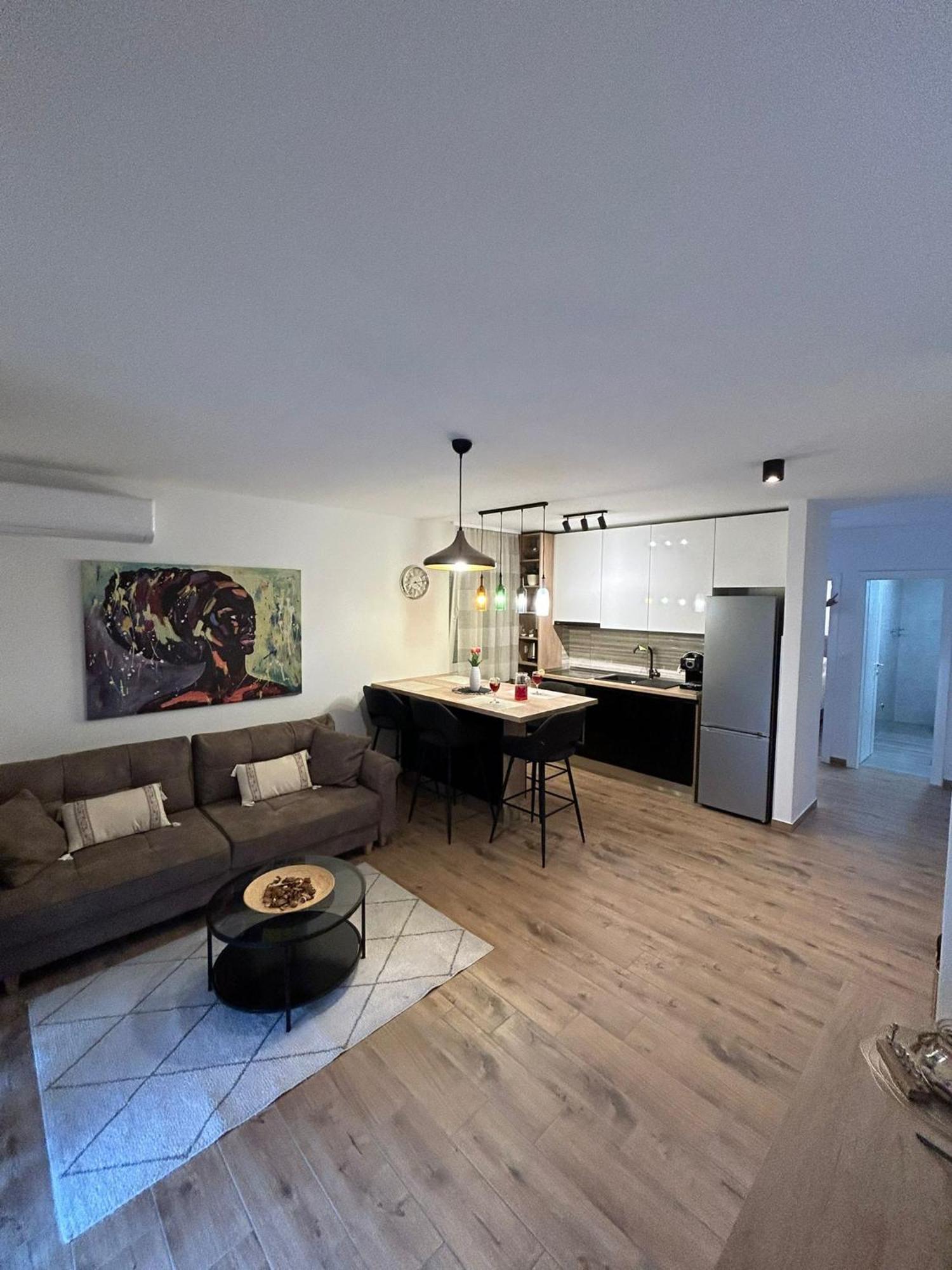 Apartments Vini Donji Seget Exteriér fotografie