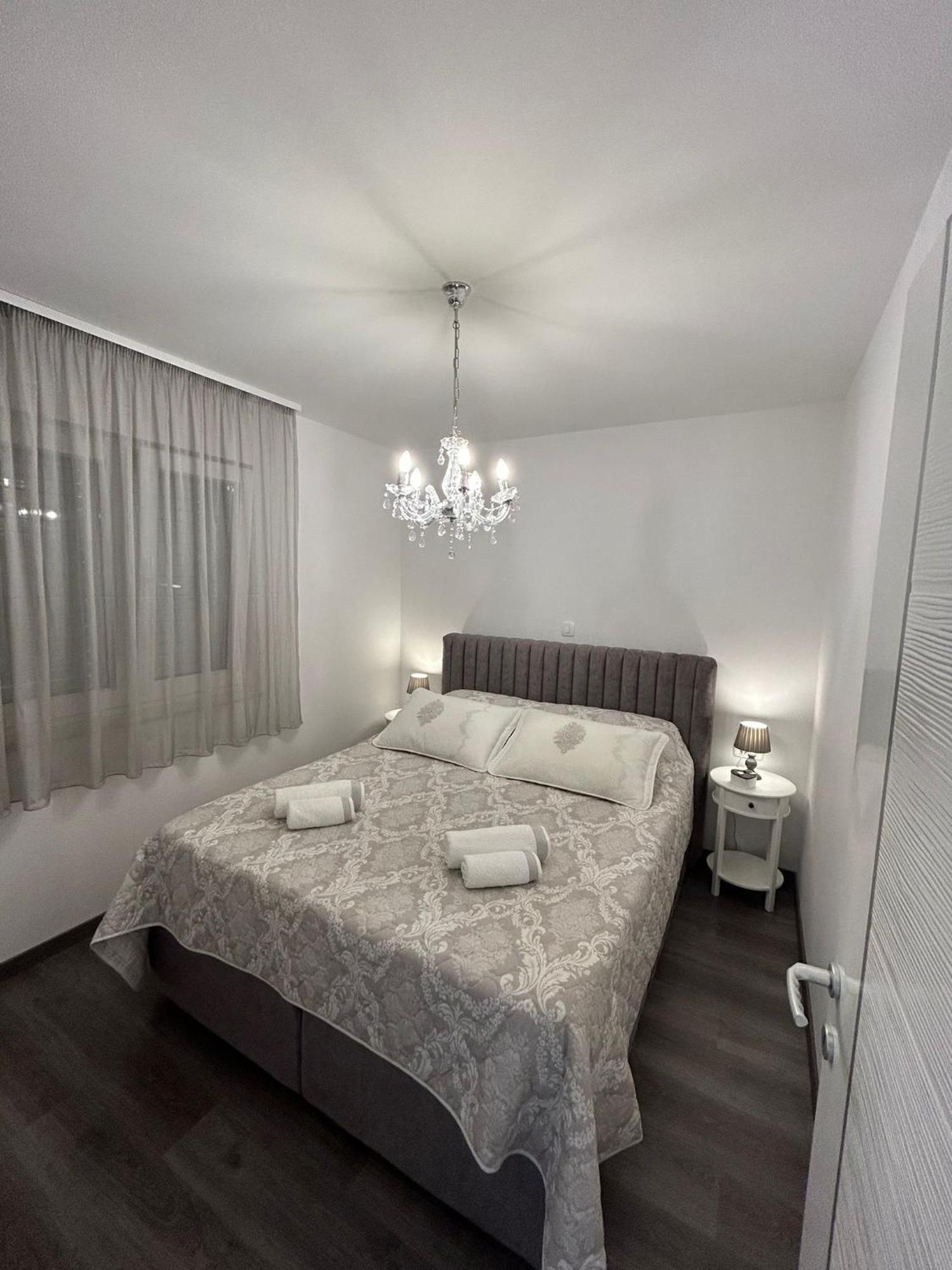 Apartments Vini Donji Seget Exteriér fotografie